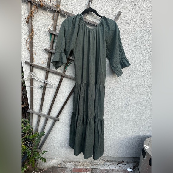 Daughters of India Sahana Gown Emerald Green - Picture 12 of 13